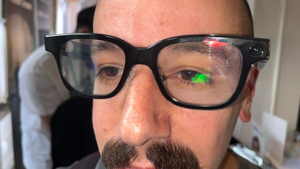 Smart Glasses, Buggy Voice Assistant