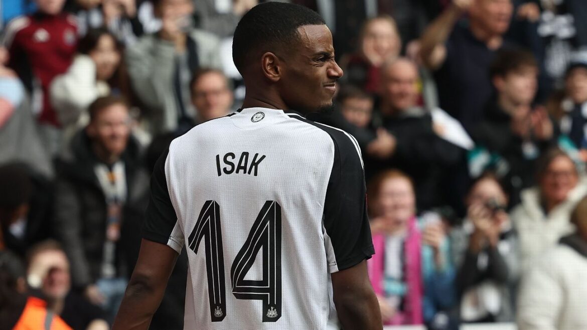 Transfer rumors, news: Liverpool return to Newcastle's Isak