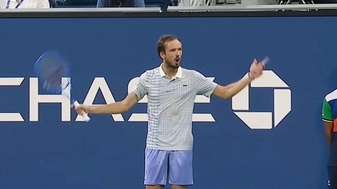 US Open Delayed After Medvedev Gets Crowd To Boo His Rival