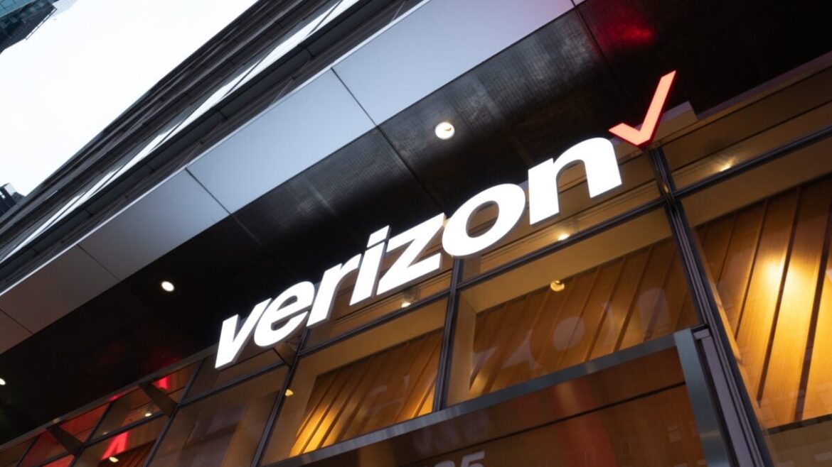 Verizon Finally Restores Service in Most Areas After Day-Long Outage