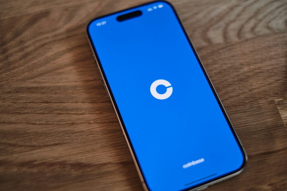 Apple, Nvidia, Amazon Among Mag 7 Exposure Coming to Coinbase Traders eye year-end alt season.