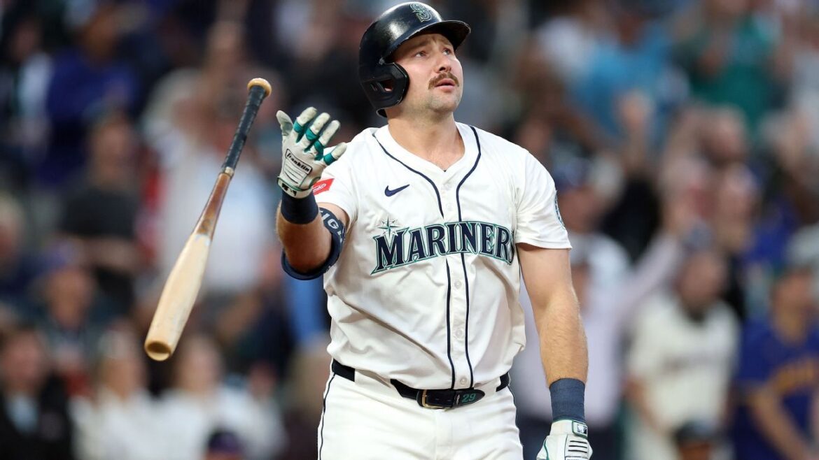 Cal Raleigh hits 59th, 60th home runs as Mariners clinch AL West