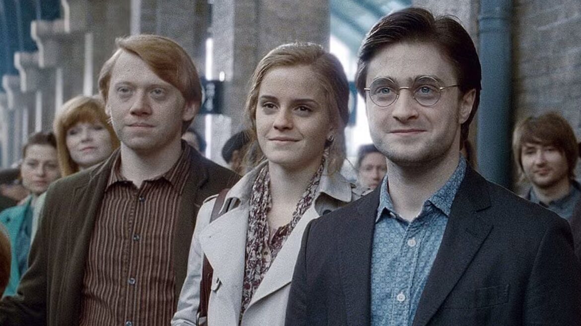 Dominic McLaughlin as Harry Potter and the HBO Max show's logo