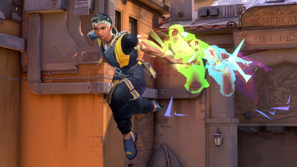 Waylay dashing in, VALORANT