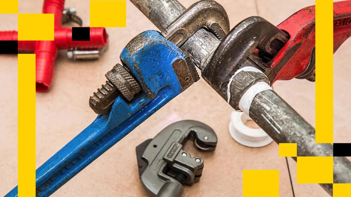 Scattered pile of $1 bills (Gerd Altmann/Pixabay)