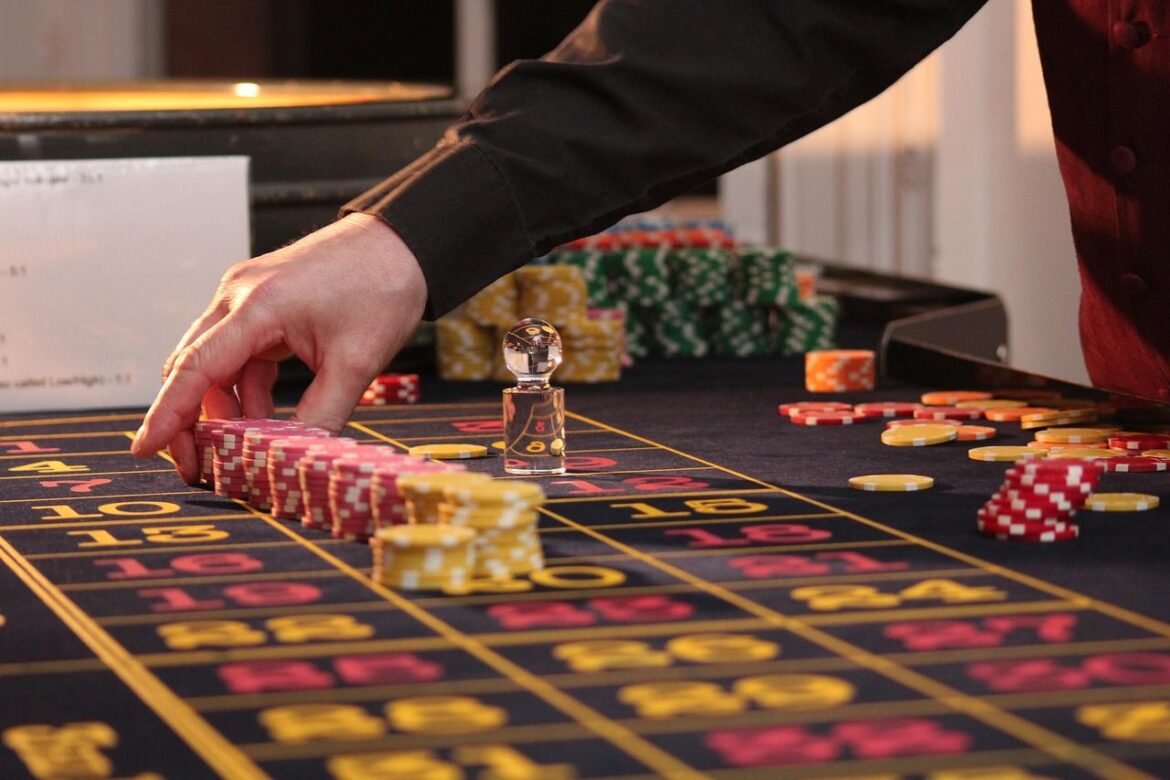 Polymarket’s Top Trader Bets on a 50bps Fed Rate Cut (CoinDesk Data)