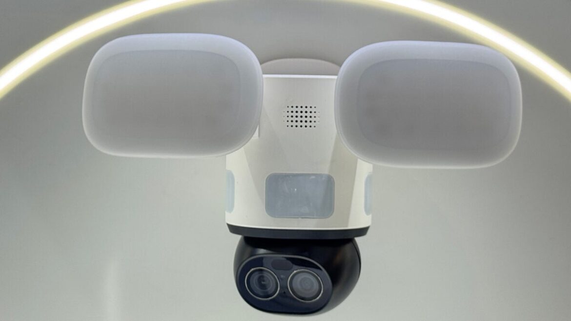 Reolink's New Floodlight Camera Uses Sensors and AI to Detect Where It Can't See