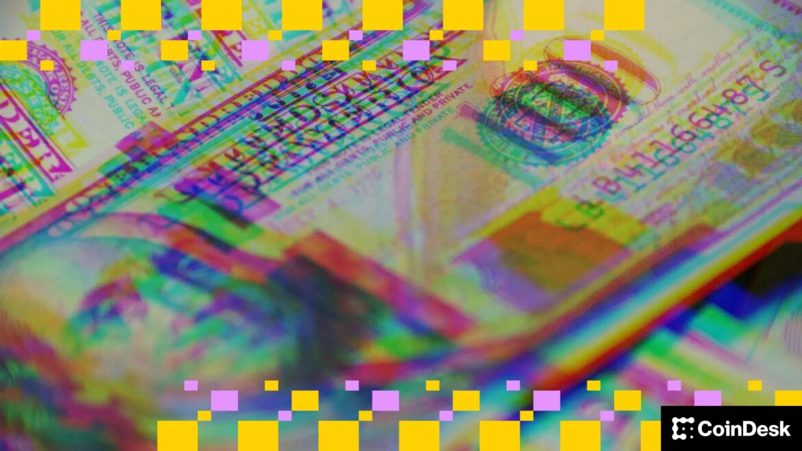 Bottled water. (congerdesign/Pixabay)