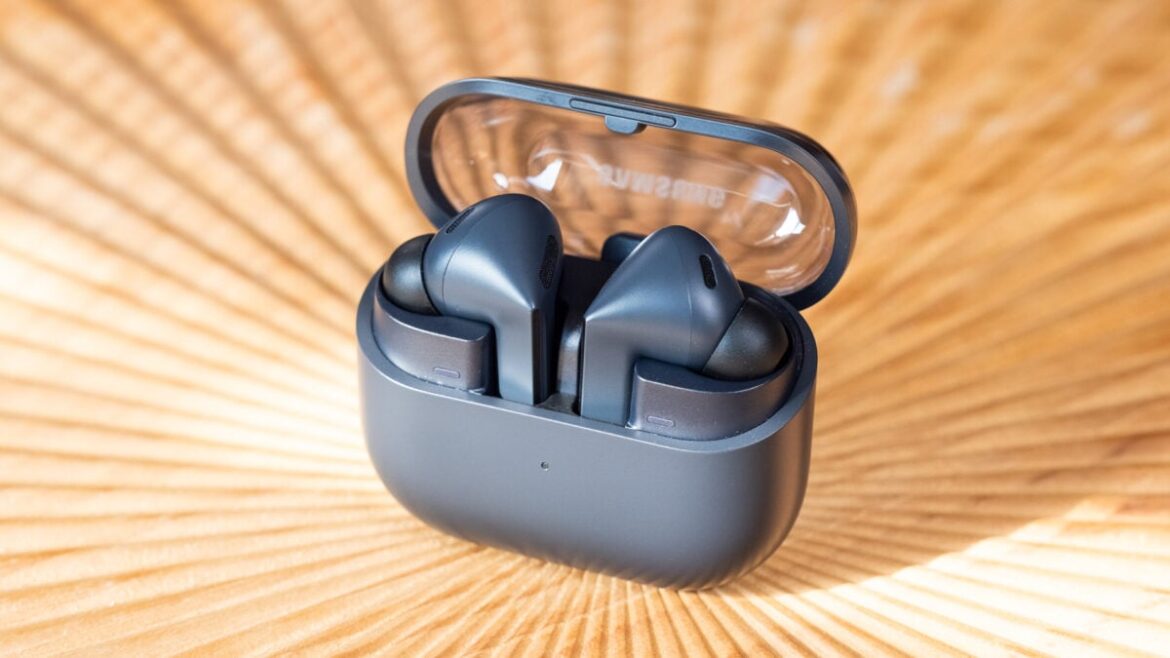 Samsung's 'Fan Edition" Wireless Earbuds Are Just Enough