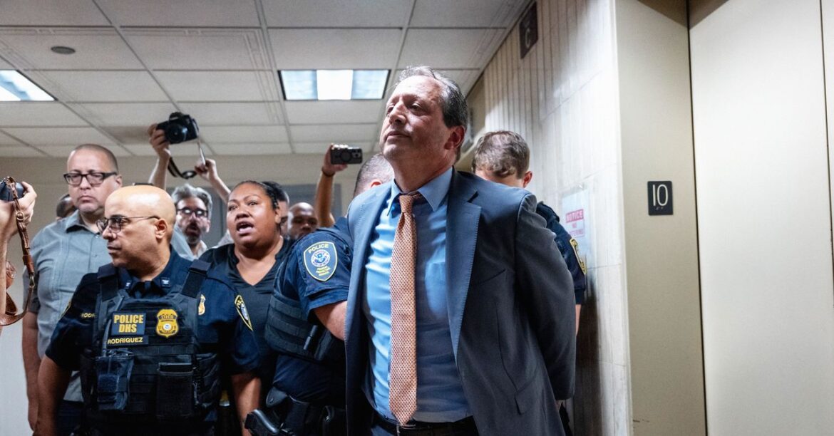 These Are the 15 New York Officials ICE and NYPD Arrested in Manhattan