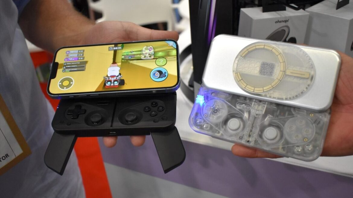 This Pop-Out Phone Controller Could Reinvent How We Think of Mobile Gaming