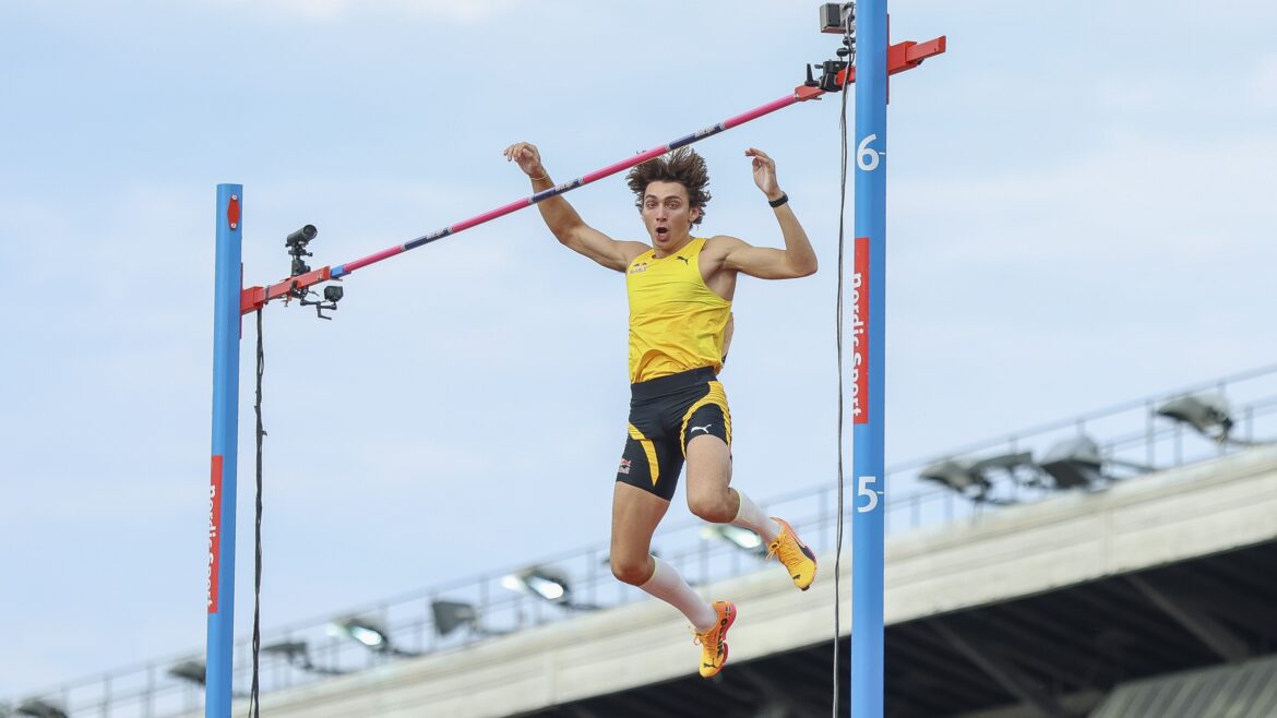 Watch World Athletics Championships 2025: Men’s Pole Vault Final Armand Duplantis of Team Sweden jumps 6.28 to set a new World Record in the Men's Pole Vault Final during the BAUHAUS-galan, part of the 2025 Diamond League at Olympic Stadium on June 15, 2025 in Stockholm, Sweden.