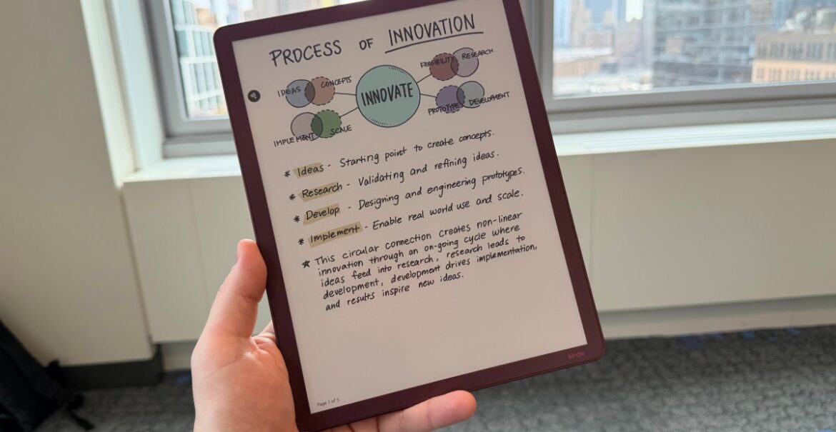 Amazon Kindle Scribe Colorsoft hands-on