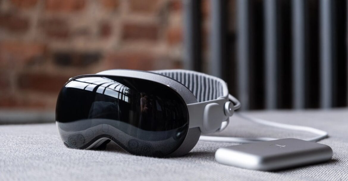 Apple sidelines lighter Vision Pro to prioritize smart glasses