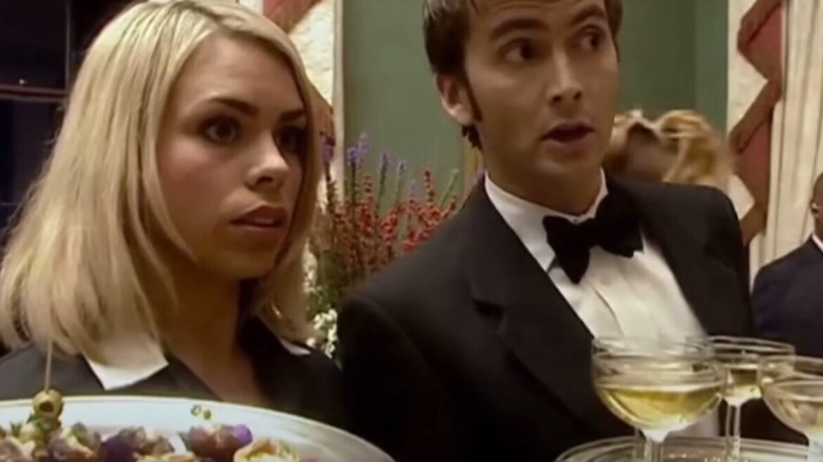 David Tennant and Billie Piper Have a 'Doctor Who' Pitch