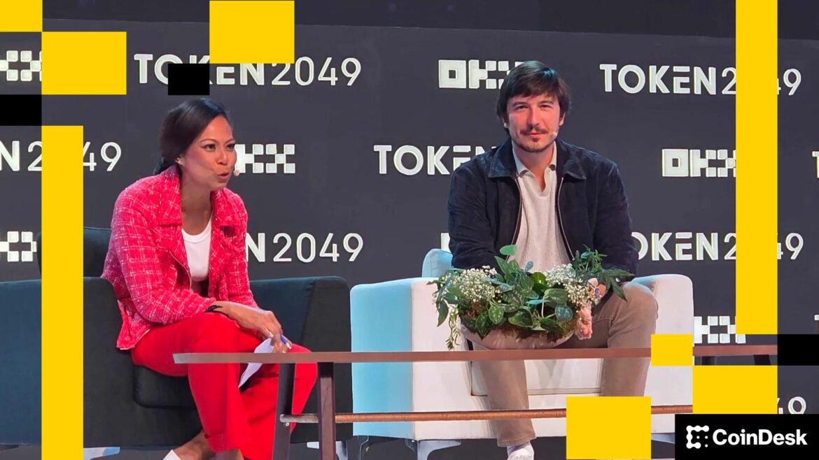 Sen. Ron Wyden, who heads the Committee on Finance, speaks at Consensus 2024. (Shutterstock/CoinDesk)